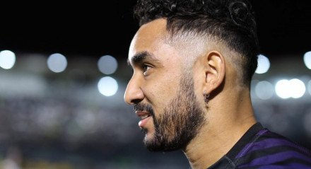 O meia francês, ídolo no Olympique de Marselha, vestiu a camisa vascaína por pouco menos de dois anos, período em que disputou 77 partidas, marcou oito gols e distribuiu 16 assistências