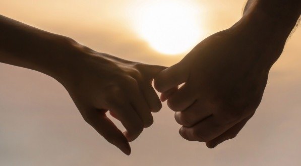 Afaste a inveja do seu relacionamento: Veja simpatia simples e muito poderosa!