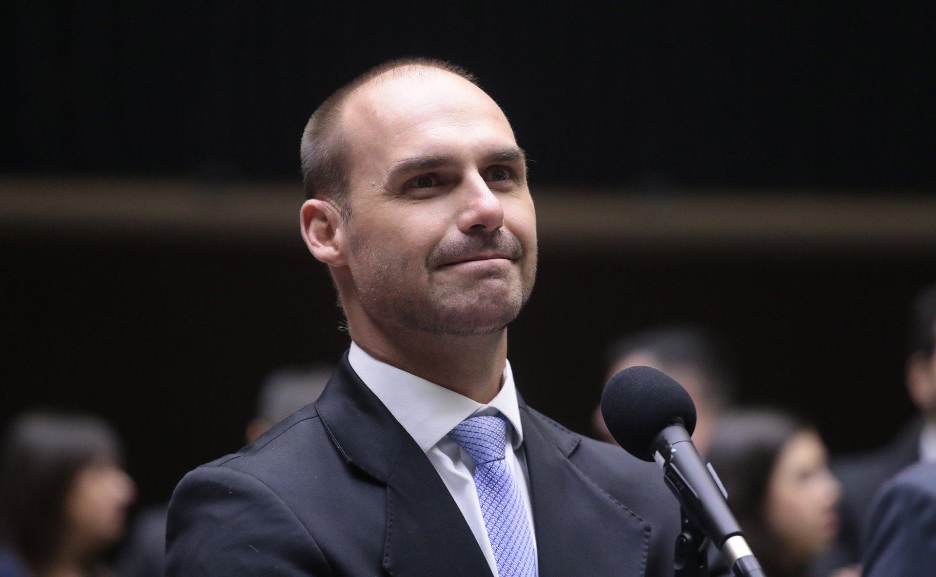 Eduardo Bolsonaro pede a Motta para exercer mandato dos EUA