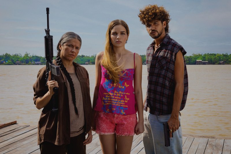 Marleyda Soto (Mariangel), Domithila Cattete (Janalice), Lucas Galvino (Preá) em 'Pssica', da Netflix