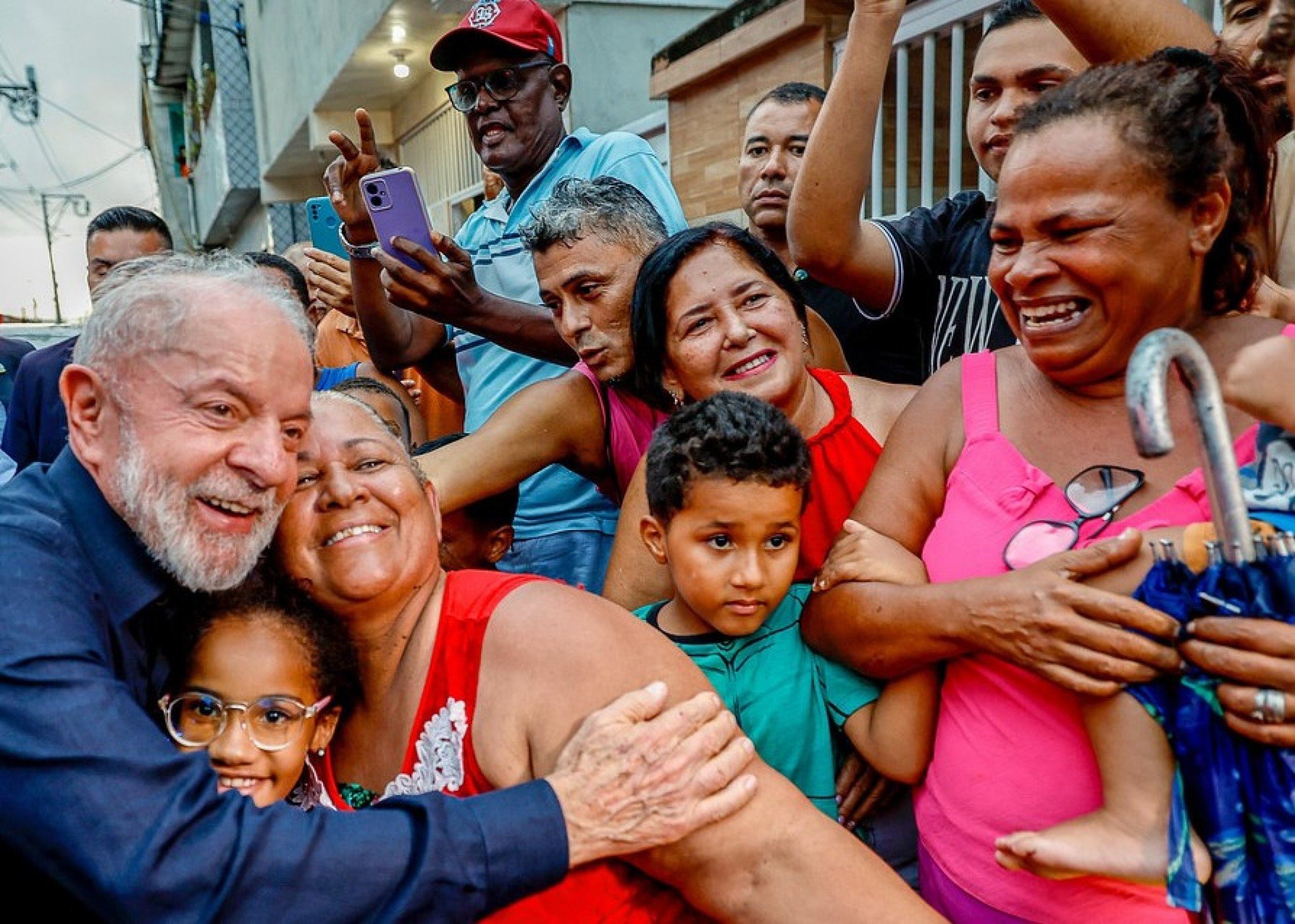 Queda na inflação de alimentos ajuda a Lula, mas ajuda mais ao governo e ao país