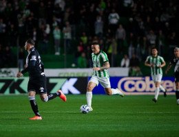 Vasco tropeça em Caxias e volta a ligar alerta na luta contra o rebaixamento
