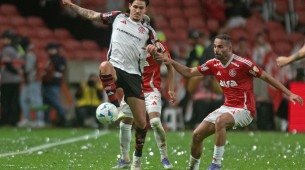 Lance do jogo de volta entre Internacional x Flamengo pelas oitavas de final da Libertadores