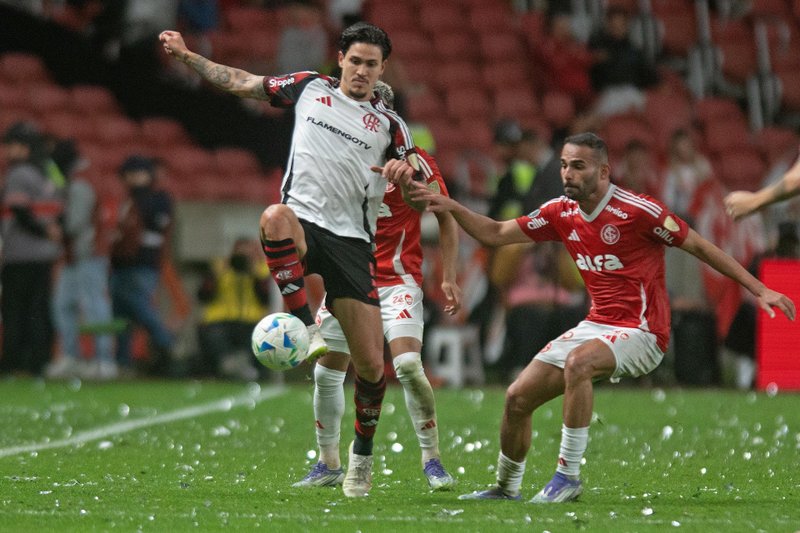 Lance do jogo de volta entre Internacional x Flamengo pelas oitavas de final da Libertadores