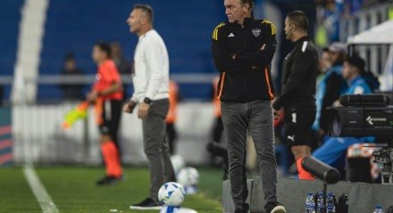 ‘No intervalo cobramos mais jogo’, relata Cuca após classificação do Atlético-MG na Conmebol Sul-Americana