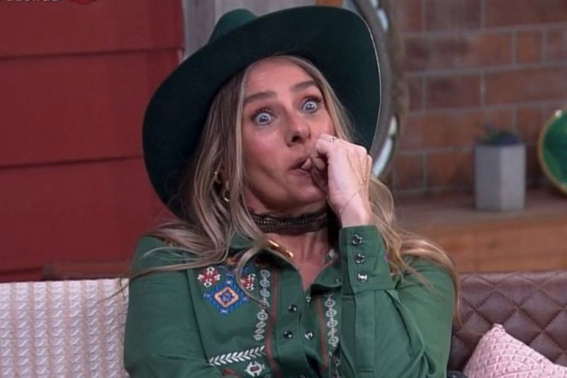 Adriane Galisteu, apresentadora de "A Fazenda"