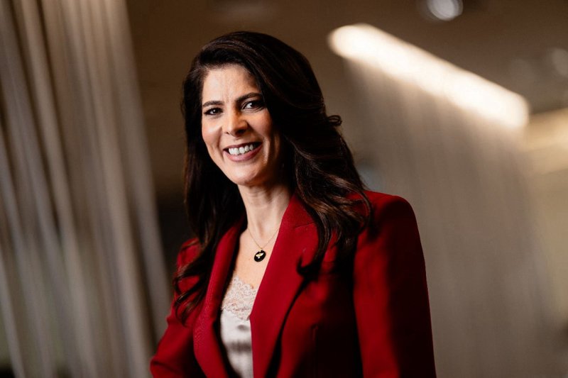 Roberta Godoi conversa com empresários e profissionais locais sobre inovação e digitalização de pequenas e médias empresas