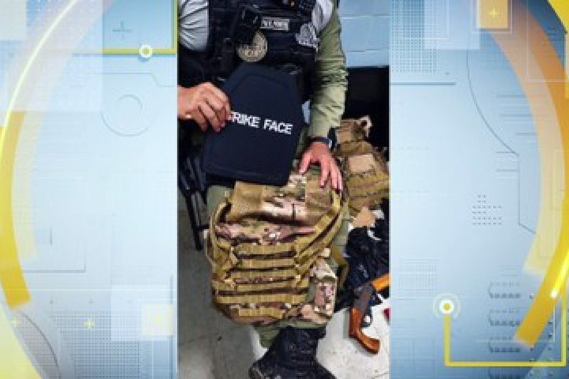 Prisão de Foragido que Integrou Quadrilha Aterrorizando Sítios em Abreu e Lima: Explosiva Ação da Polícia Revela Armamentos e Coletes Balísticos
