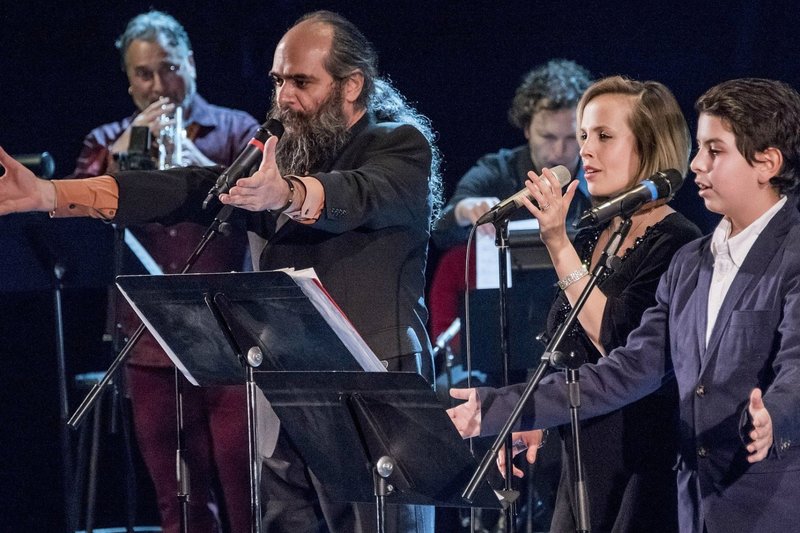 Grupo canadense Yiddish Glory roda o mundo apresentando canções criadas por judeus soviéticos na Segunda Guerra Mundial