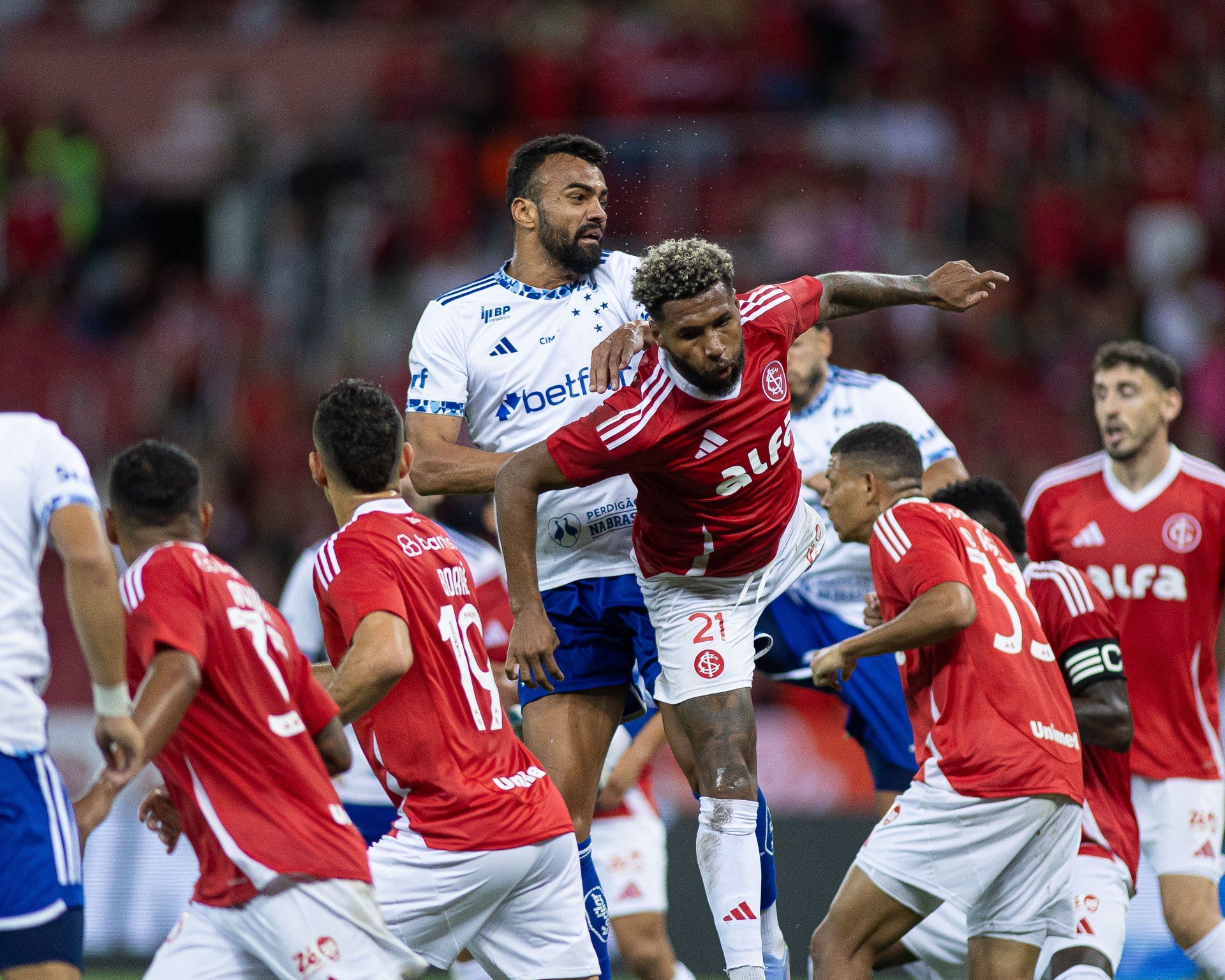 Transmissão Cruzeiro x Internacional ao vivo online GRÁTIS: Veja onde assistir e resultado do jogo pelo Brasileirão 2025