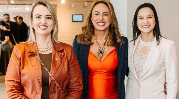 Myrelle Miranda, Mary Elbe Queiroz e Ingrid Zanella, em evento no Grand Mercure