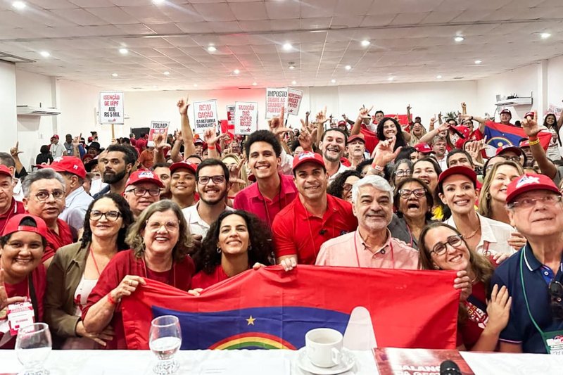 PT reforça prioridade para reeleição de Humberto Costa como senador em 2026