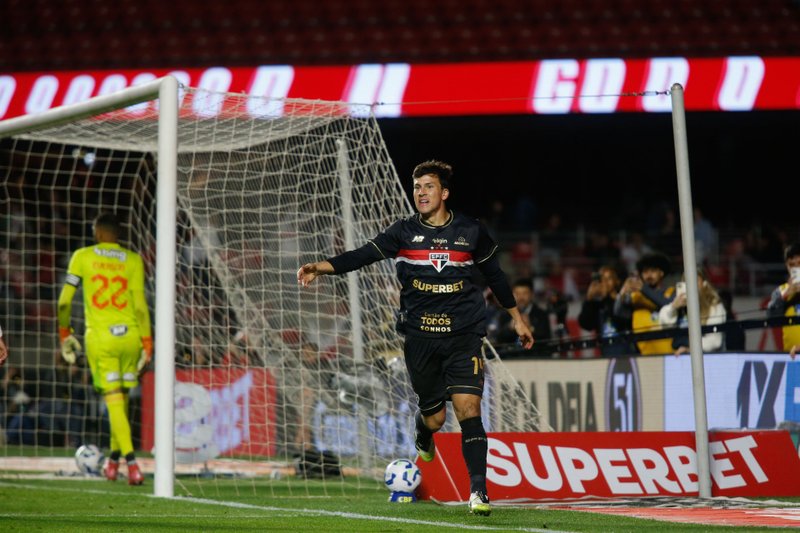 São Paulo vence o Atlético-MG no MorumBis, pela 21ª rodada da Série do Brasileiro, e se mantém na sétima posição