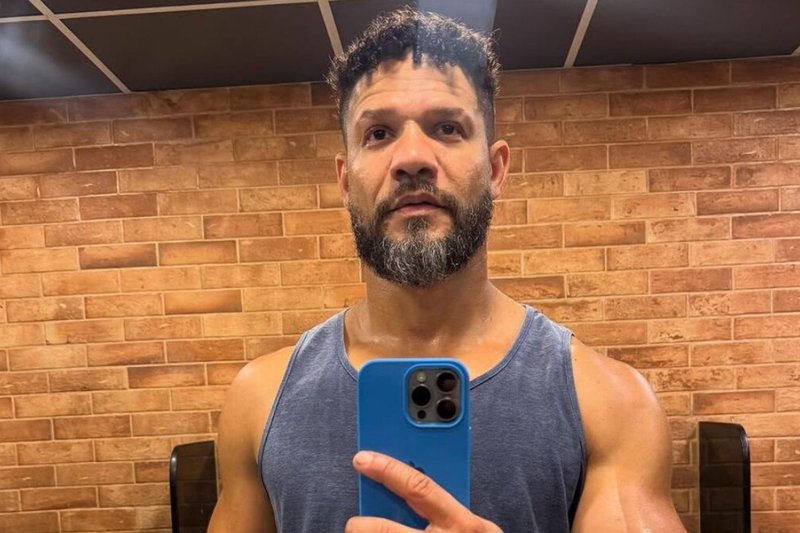 Vaza novo vídeo do ex-BBB Juninho fazendo sexo com outro homem