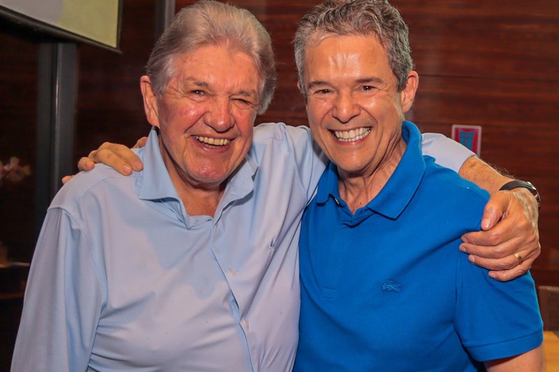 Julião Konrad recebe o ministro André de Paula no Spettus Premium