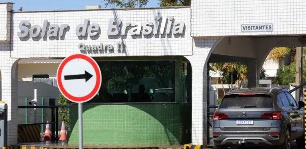 Ministro do STF, Alexandre de Moraes, determina vigilância integral de Jair Bolsonaro pela polícia penal