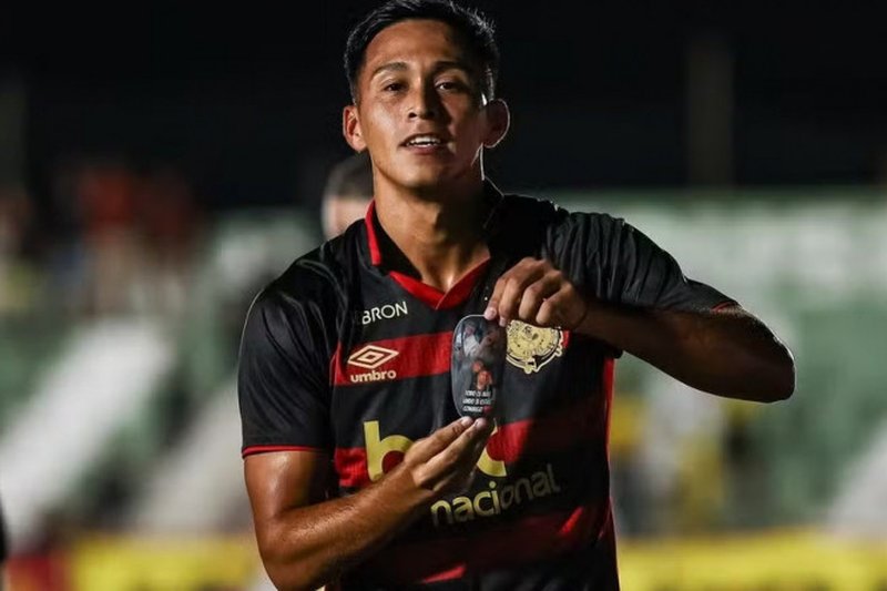 Atencio comemora gol pelo Sport