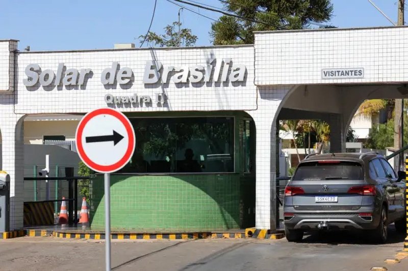 Ministro do STF, Alexandre de Moraes, determina vigilância integral de Jair Bolsonaro pela polícia penal