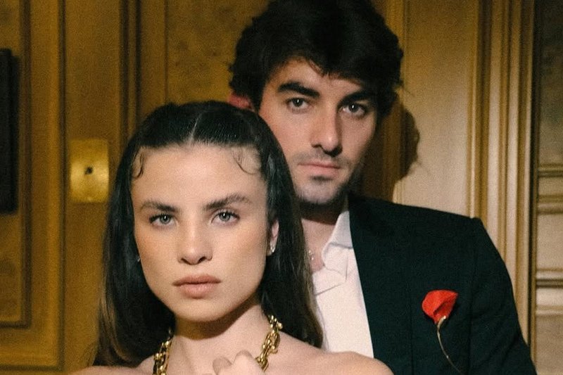 Giulia Be pausa preparativos do casamento com ex de Taylor Swift para produzir novo álbum