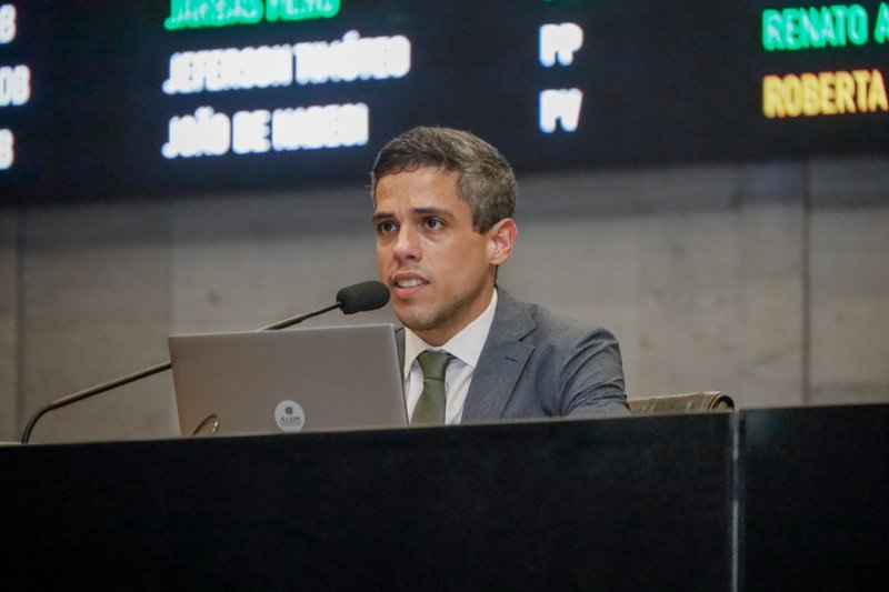 Justiça determinou o retorno de Jarbas Filho à liderança da bancada do MDB na Alepe