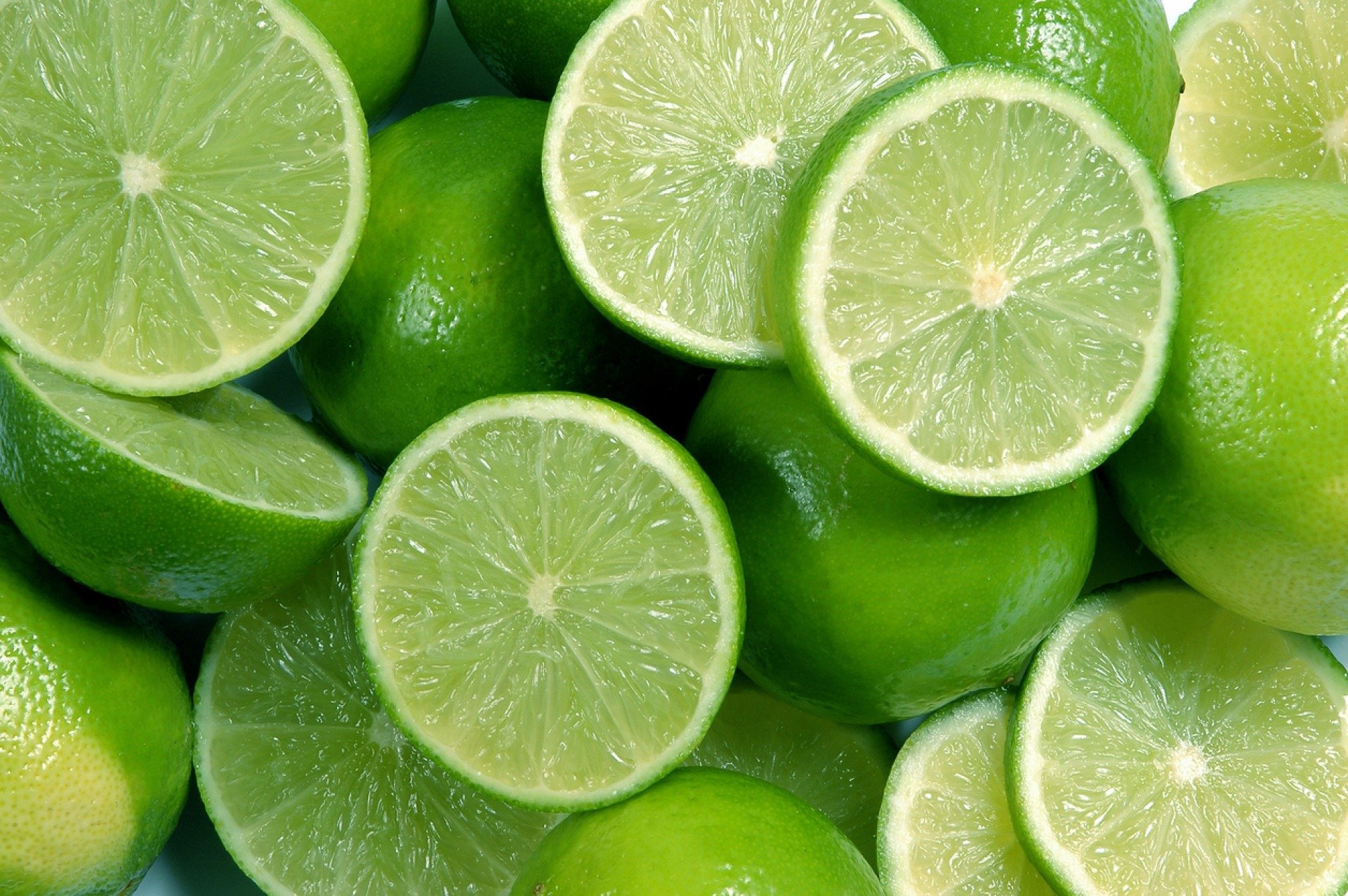 Simpatia para afastar pessoas ruins com limão