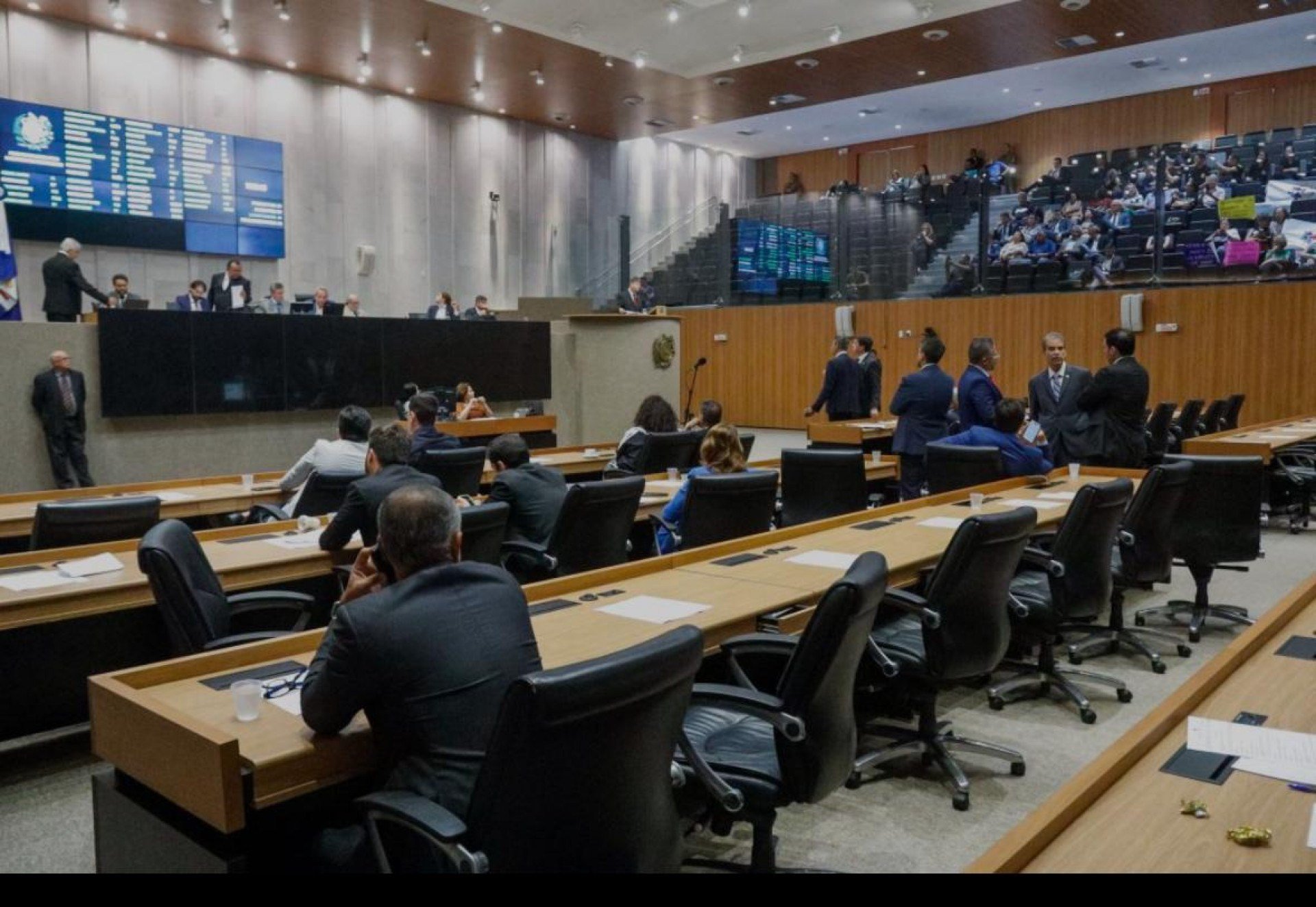 Waldemar Borges se dispõe a dar parecer sobre empréstimo no plenário da Alepe para apressar votação