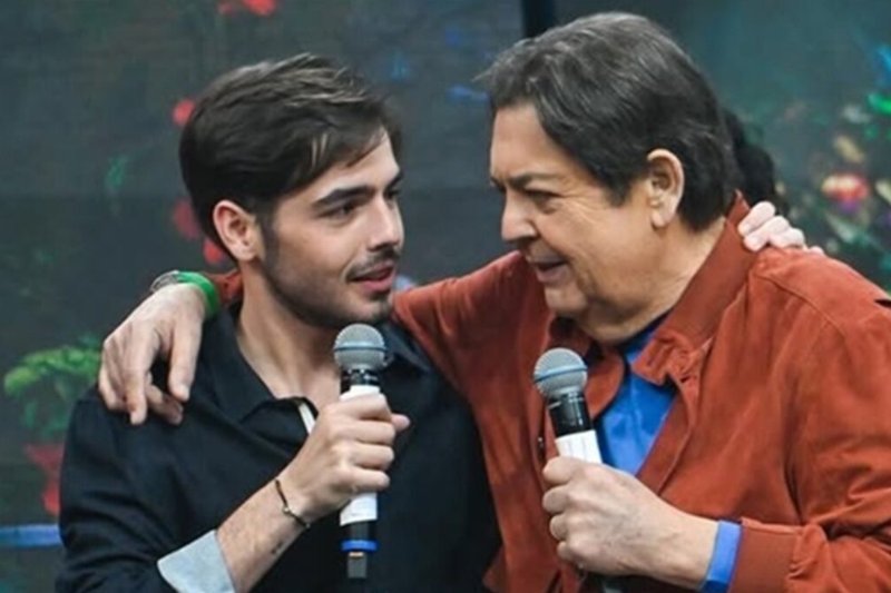 João Silva celebra retorno de Faustão para casa e comenta sobre recuperação do pai
