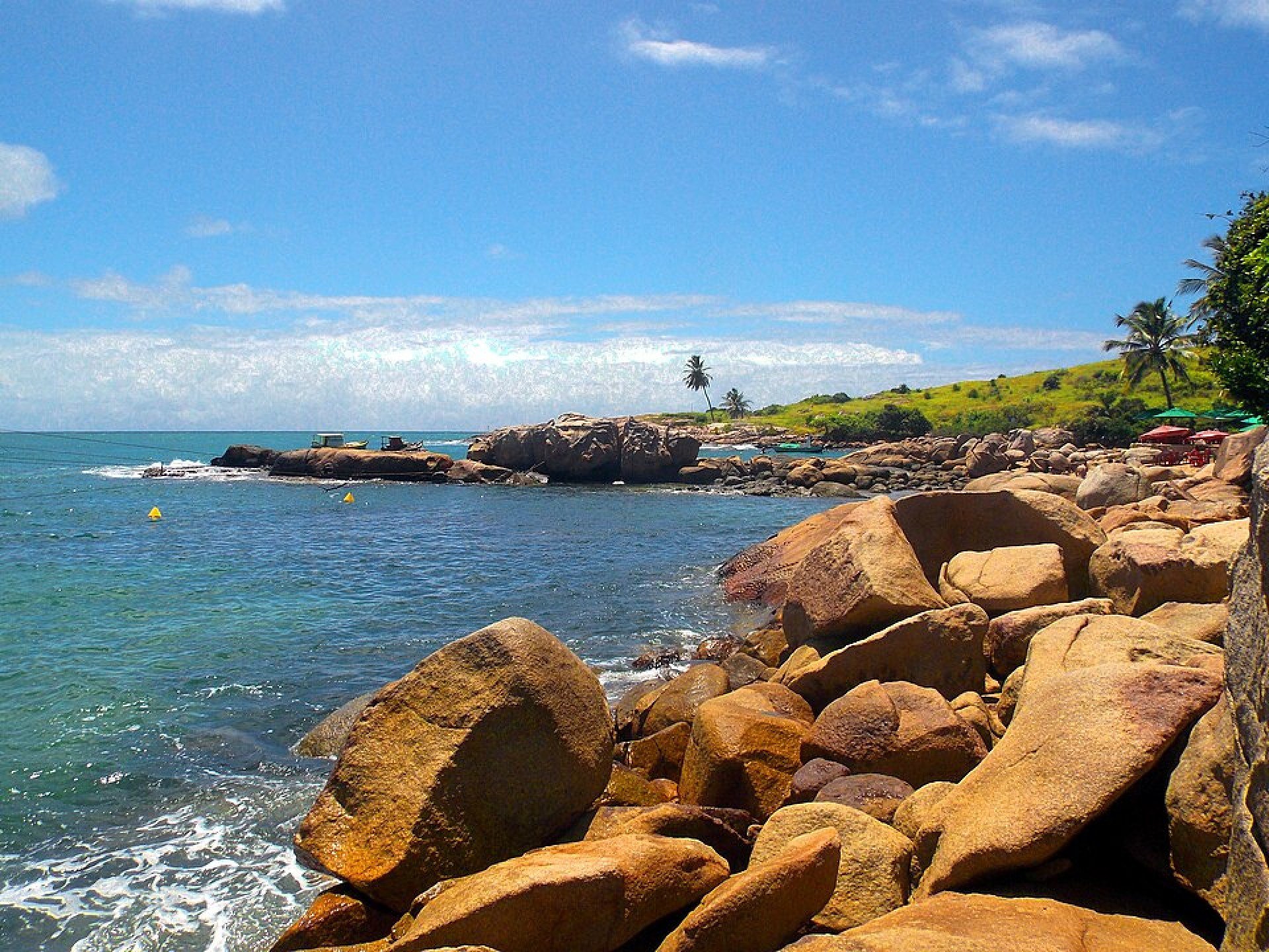O verão está chegando: 5 praias desconhecidas de Pernambuco que você precisa conferir