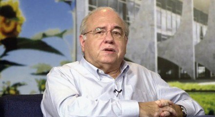 Imagem do escritor Luis Fernando Verissimo