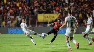 Imagem da partida entre Sport e Vasco, pela Série A do Campeonato Brasileiro
