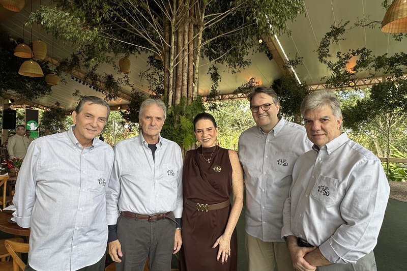  René, Luiz Guilherme, Cristiana, José Guilherme e Joaquim Guilherme Pontes nos 50 anos da Pontes Pecuária