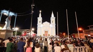 Missa campal da Paróquia de Nossa Senhora da Conceição, em Sertânia, interditada por problemas estruturais