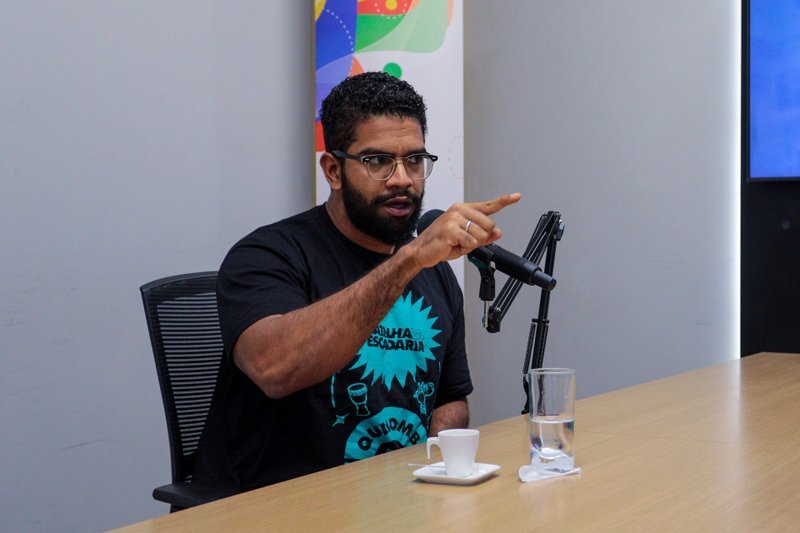 Destaque nas redes sociais, o militante comunista Jones Manoel foi o primeiro entrevistado do quadro "Sem Arrudeio", do JC Play