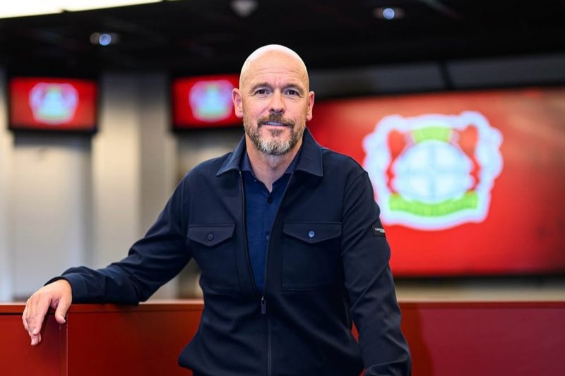 Erik Ten Hag foi demitido do Bayer Leverkusen