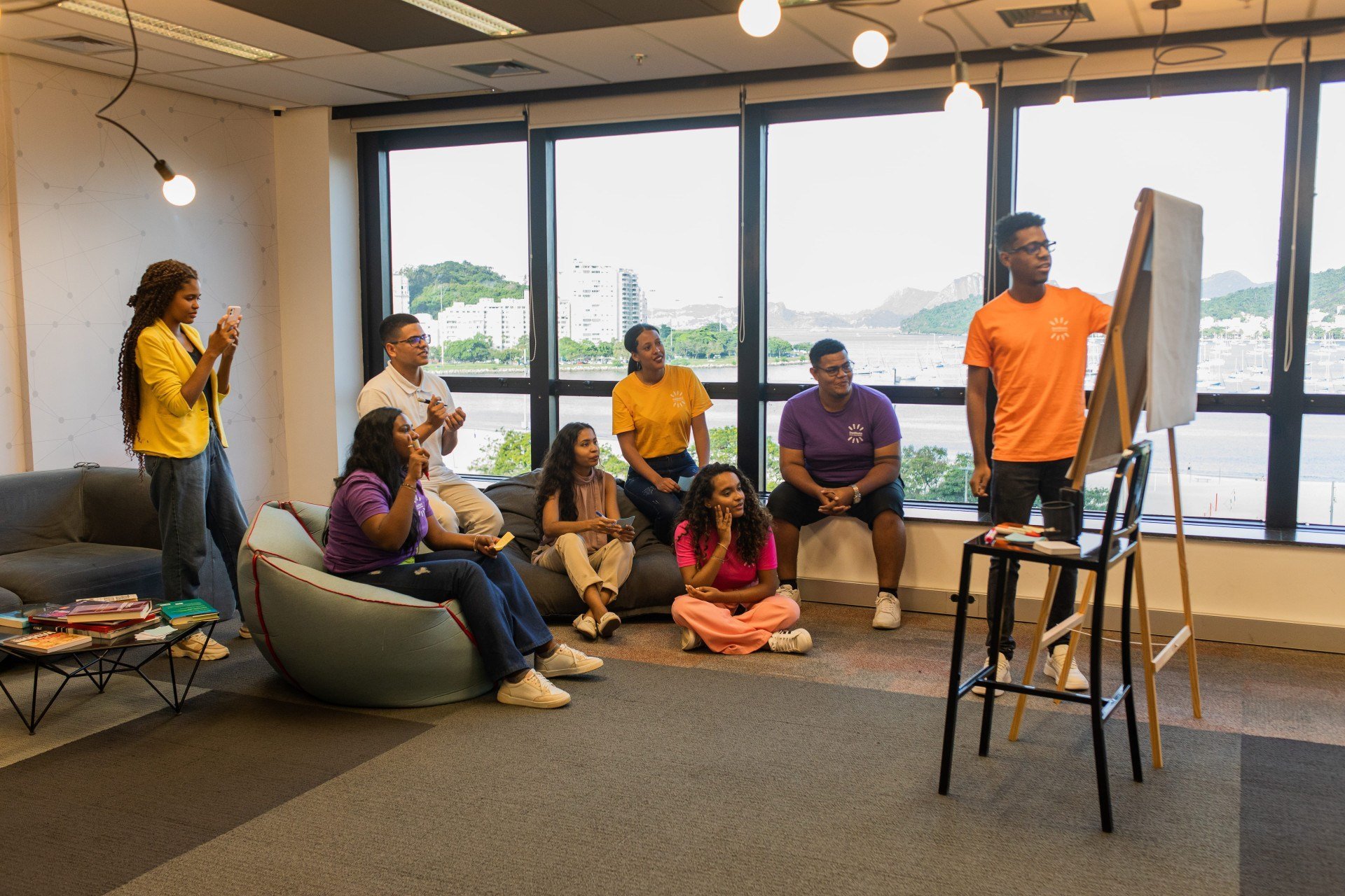 Curso gratuito oferece 3 mil vagas para jovens de Pernambuco em busca do primeiro emprego