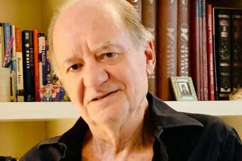Ex-autor da Globo critica falta de espaço na TV e diz viver afastamento forçado: “Não parei”