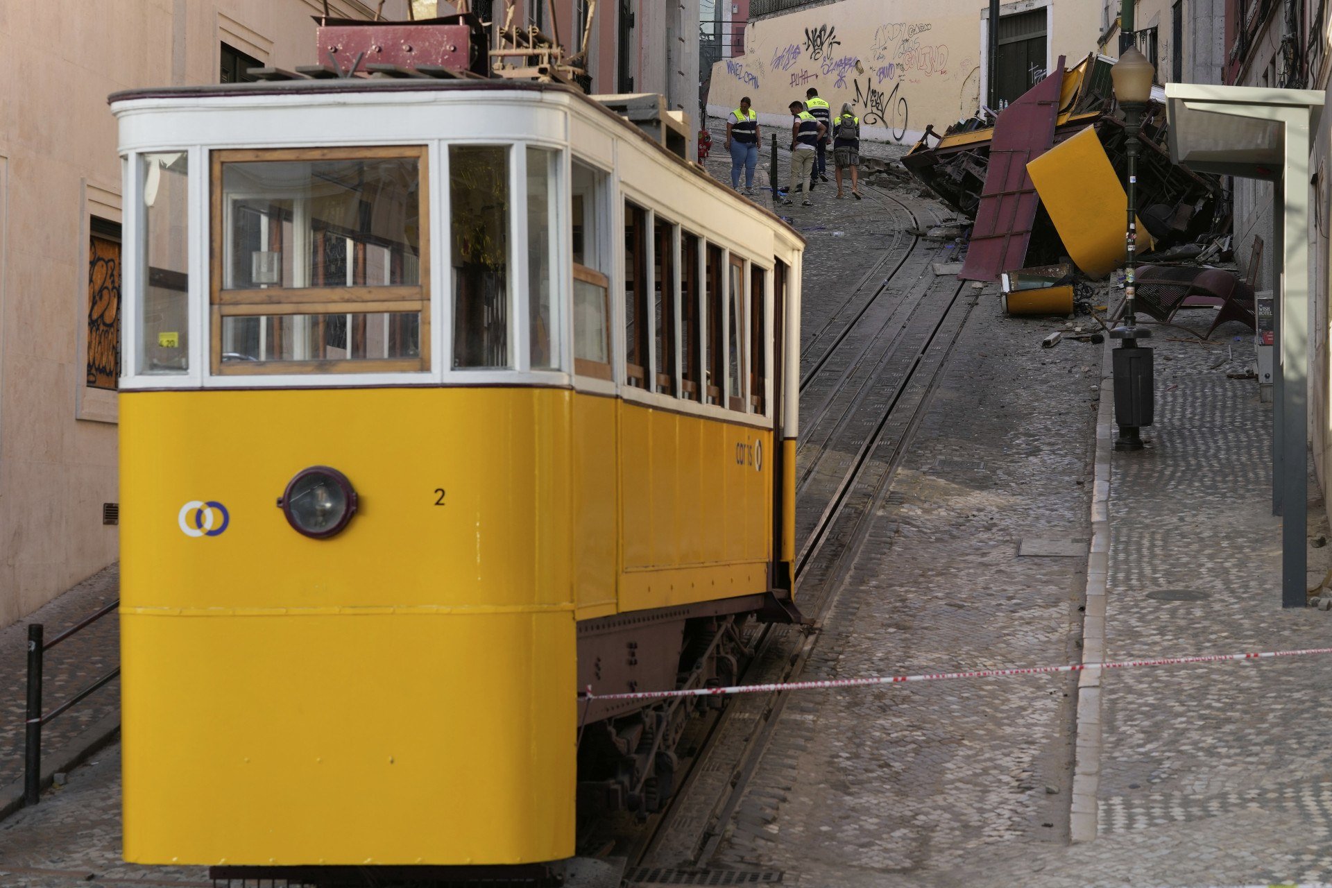 Brasileiro está entre feridos no acidente envolvendo o Elevador da Glória em Lisboa