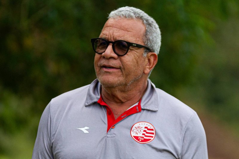 Hélio dos Anjos, técnico do Náutico