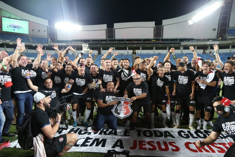 Santa Cruz comemora o acesso &agrave; S&eacute;rie C
