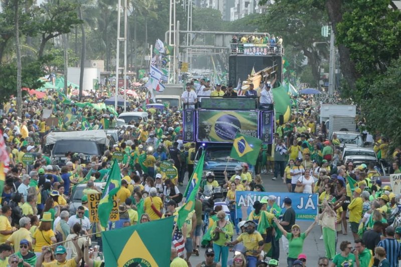 Manifestação pró-Bolsonaro realizada na Avenida Boa Viagem, Zona Sul do Recife