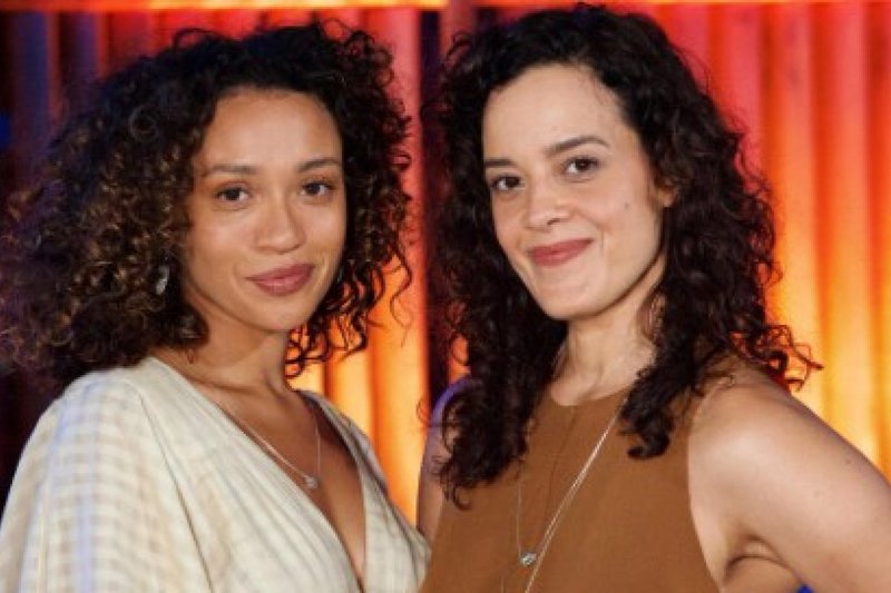Laís (Lorena Lima) e Cecília (Maeve Jinkings)