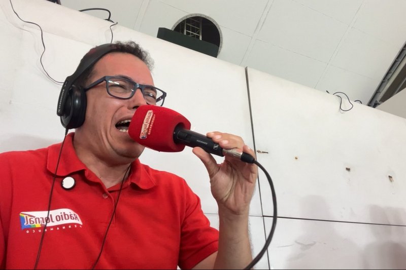 Comandado por Aroldo Costa, o Escrete de Ouro trouxe uma transmissão emocionante de América RN x Santa Cruz 