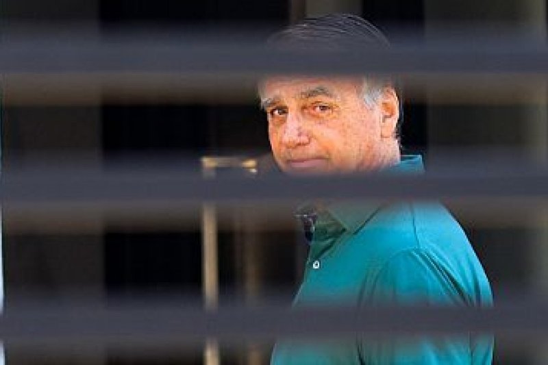 Bolsonaro foi condenado a 27 anos e tr&ecirc;s meses de pena privativa de liberdade. Al&eacute;m do ex-presidente, a maioria dos r&eacute;us recebeu penas altas