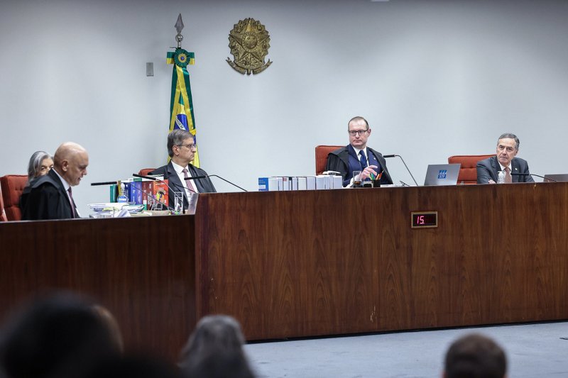 Primeira Turma do STF aplicou pena de 27 anos a Jair Bolsonaro. Julgamento condenou ainda ex-ministros e auxiliares pela trama golpista entre 2022 e 2023