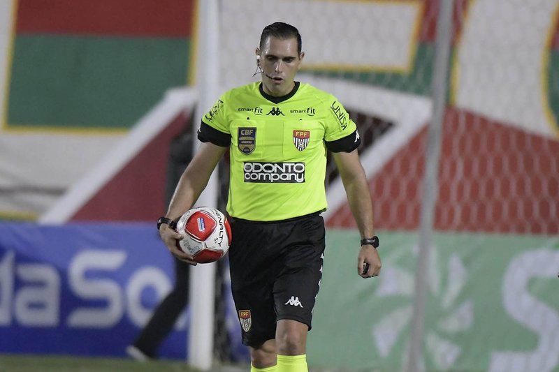 João Vitor Gobi (SP), será o árbitro de Maranhão x Santa Cruz
