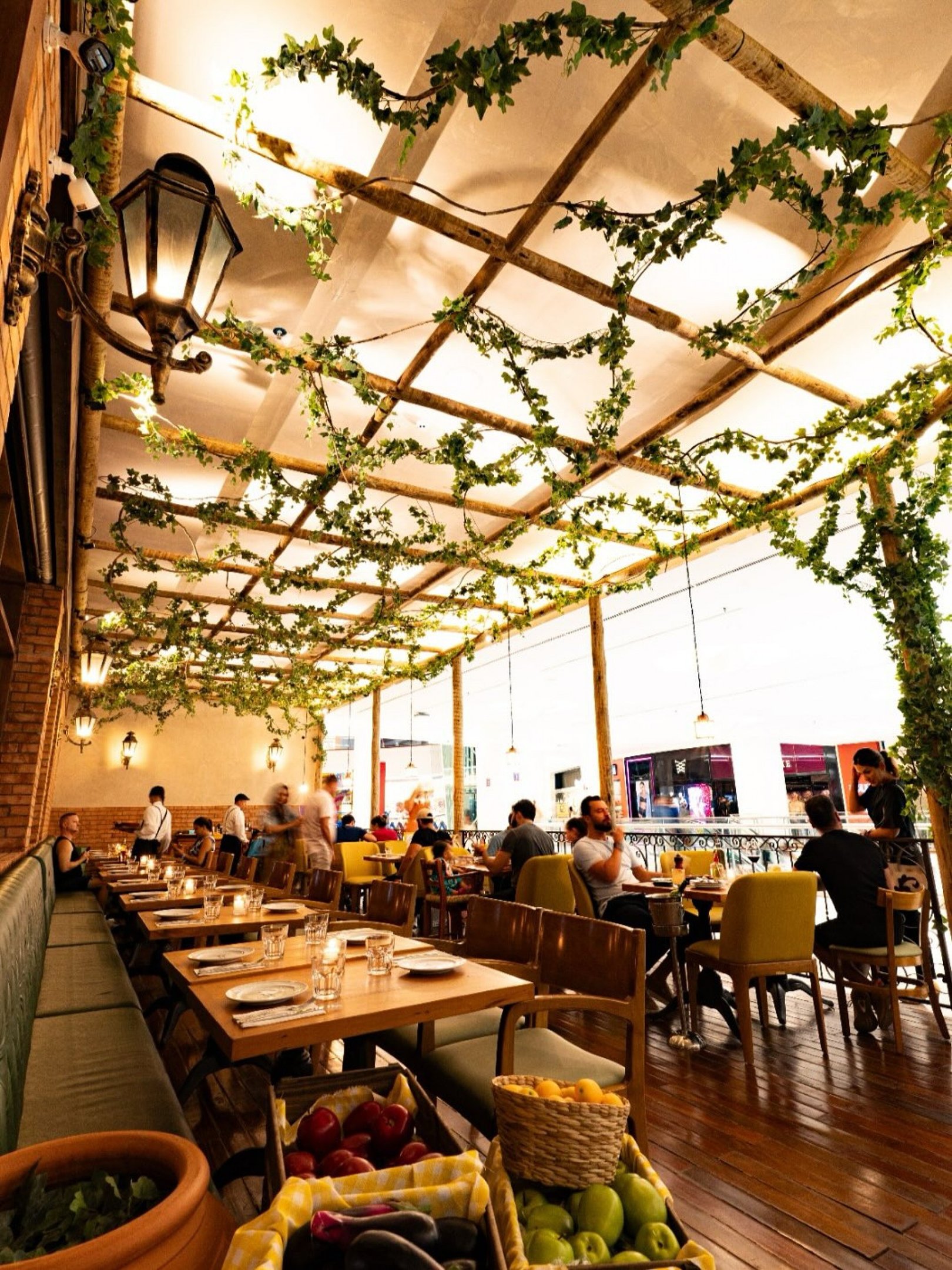 Imagem do salão do restaurante Ninetto Trattoria, no RioMar Recife Reprodução/Instagram @ninettotrattoria