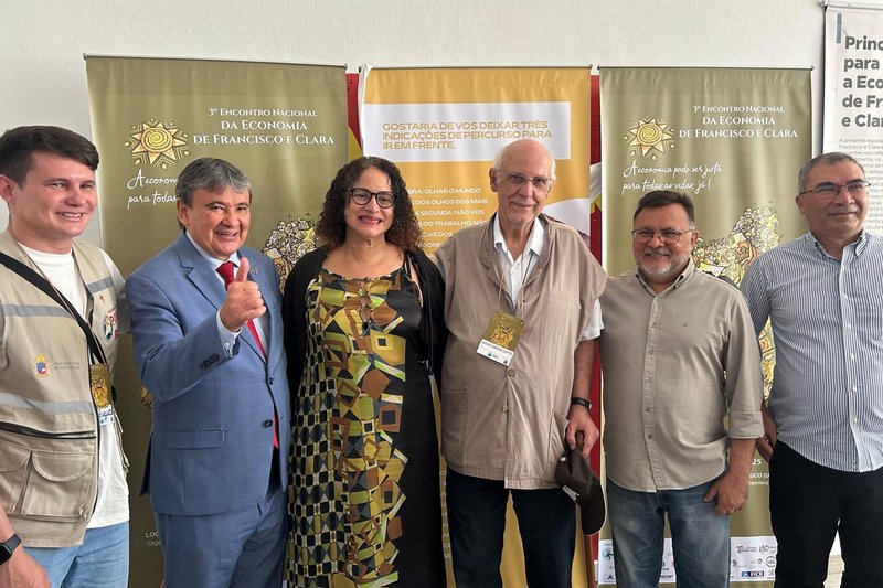 Padre Júlio Lancellotti defende fim da arquitetura hostil e cobra pontos de água potável em espaços públicos