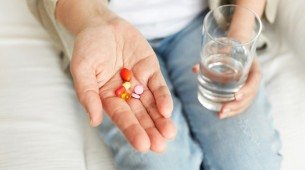 De tempos em tempos, uma vitamina ganha status de "cura milagrosa" e passa a ser consumida sem critério