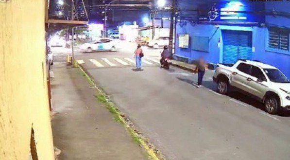 Tentativa de Assalto a Mulher na Rua José Bonifácio: Análise de Vídeos de Segurança Releva Detalhes - Suspeito Ligado a Roubo de Alianças?