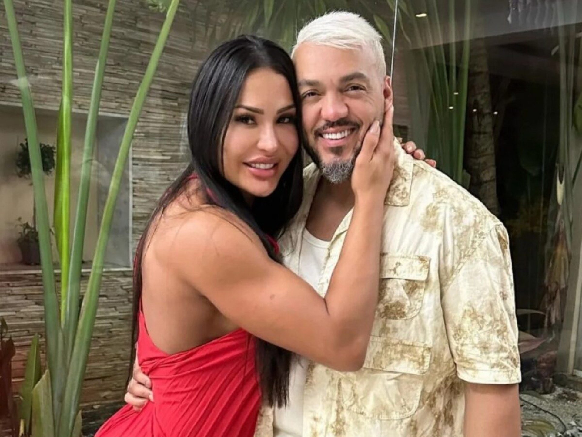 Gracyanne Barbosa revela sobre convivência com Belo e a família do cantor: “O amor saiu pra outro lugar”